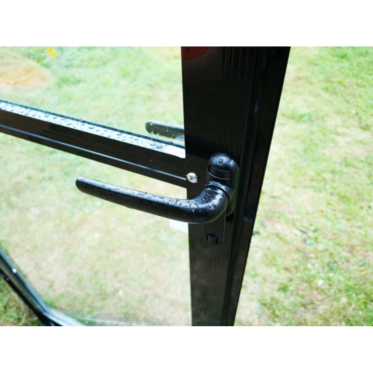 broadway-436x295-ogrod-zimowy-solid-pc-glass-black.jpg
