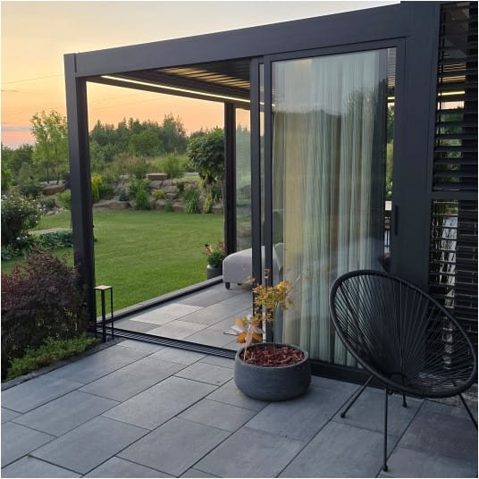 Pergola elektryczna LUXE 4x4m antracyt z LED 2,5M - 5